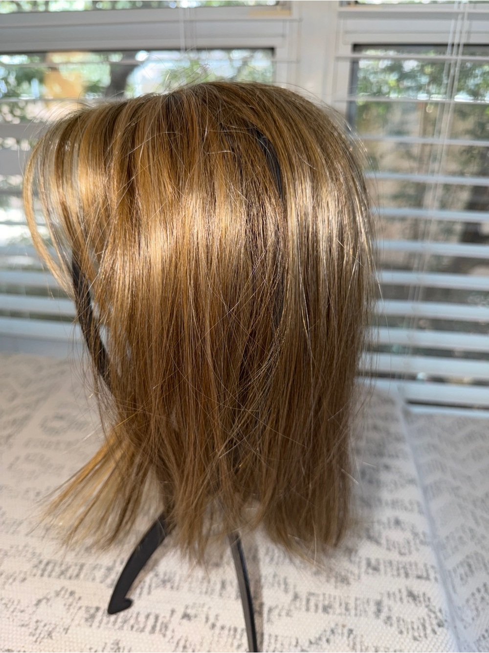 Henry Margu Light Ash Brown with gold blonde highlights 24H18 Topper